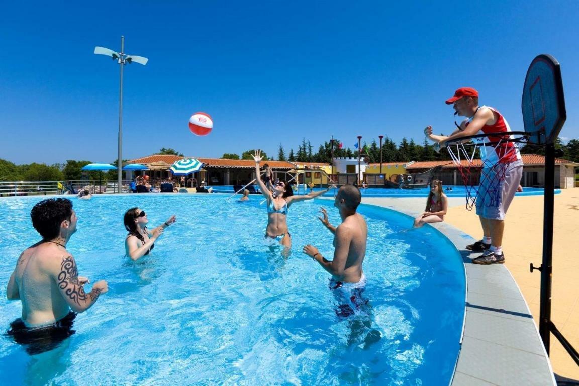 Panorama Mobile Homes In Camping Park Umag Exterior foto